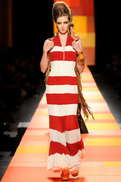Look 3